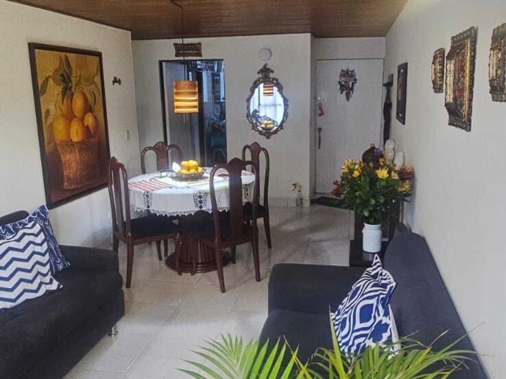 Apartamento de 3 alcobas en venta en Cedro Narvaez, Bogotá, 97 m² · foto 2 de 20