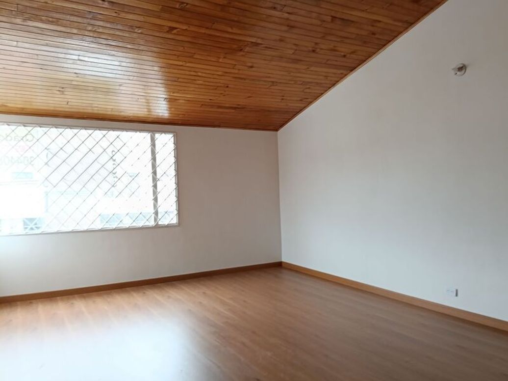 Casa de 4 alcobas en venta en Prado Veraniego Sur, Bogotá, 262 m² · foto 14 de 20