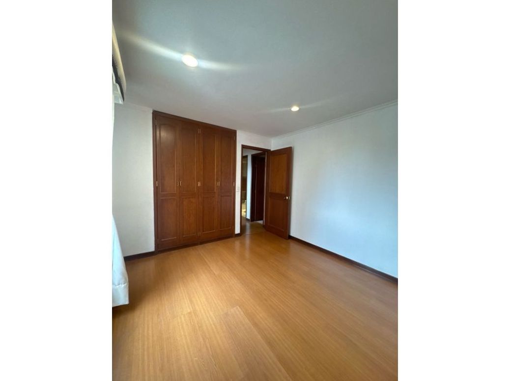 Apartamento de 6 alcobas en venta en La Calleja, Bogotá, 280 m² · foto 14 de 20