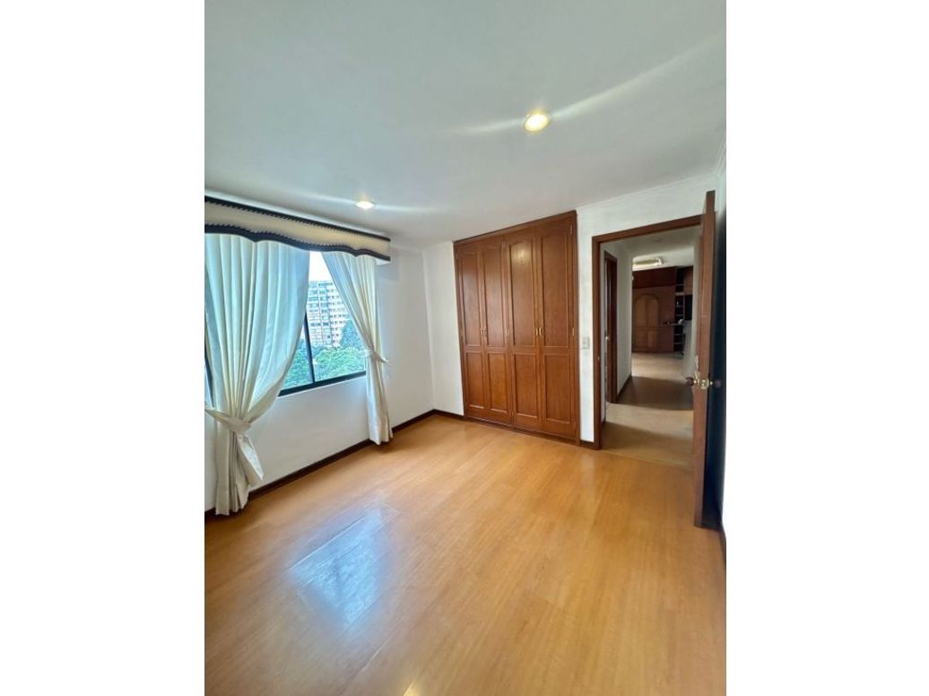 Apartamento de 6 alcobas en venta en La Calleja, Bogotá, 280 m² · foto 16 de 20