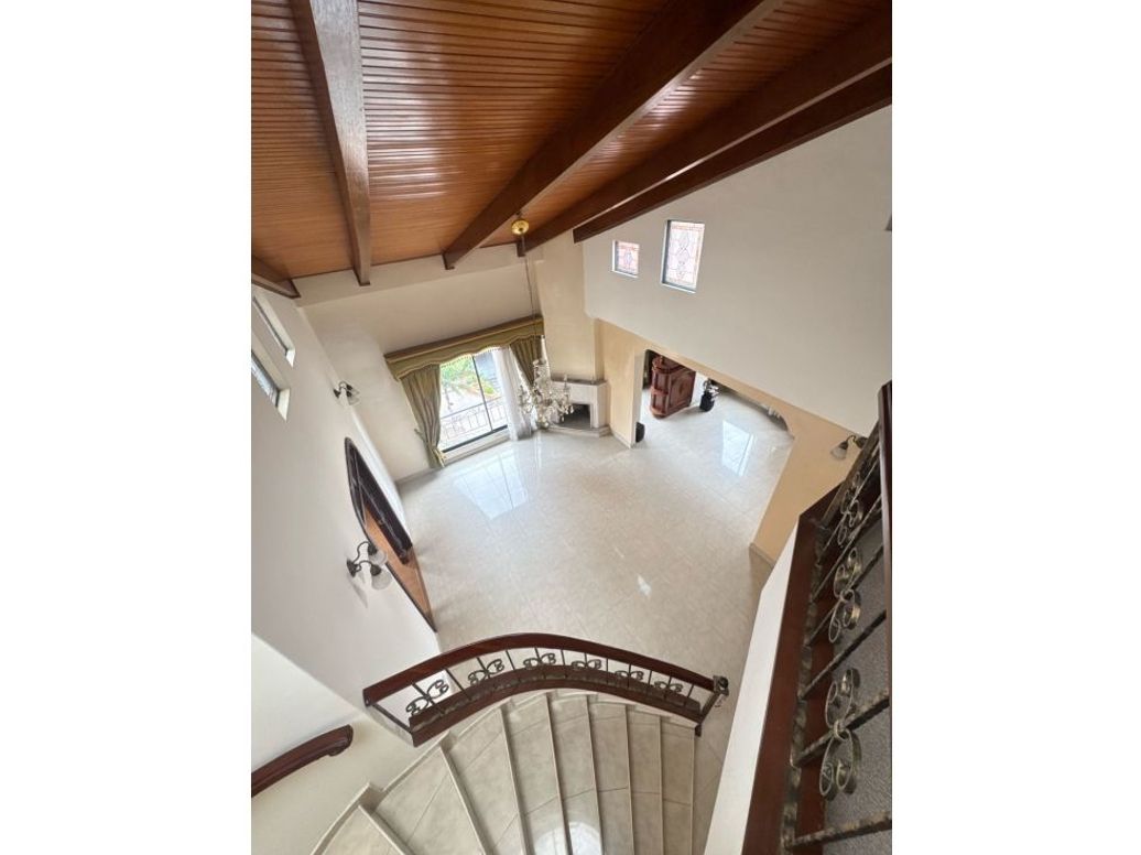 Apartamento de 6 alcobas en venta en La Calleja, Bogotá, 280 m² · foto 19 de 20