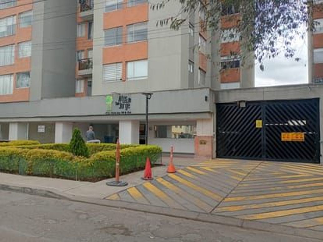 Apartamento de 3 alcobas en venta en La Chucua, Bogotá, 73 m² · foto 2 de 20