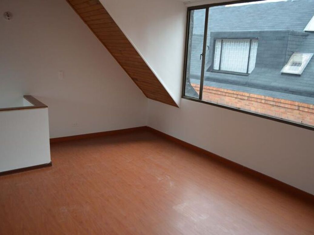 Casa de 4 alcobas en venta en San Patricio, Bogotá, 187 m² · foto 6 de 20