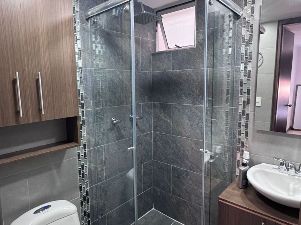 Apartamento de 3 alcobas en venta en Campo Alegre, Bogotá, 63 m² · foto 10 de 11