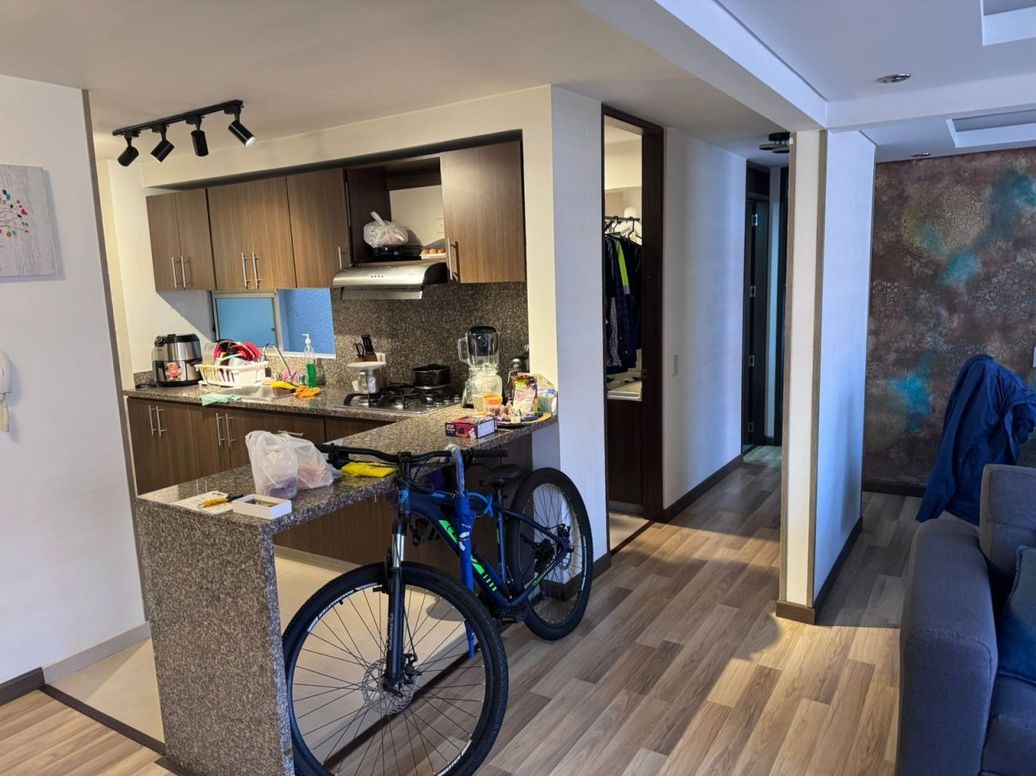 Apartamento de 3 alcobas en venta en Campo Alegre, Bogotá, 63 m² · foto 2 de 11