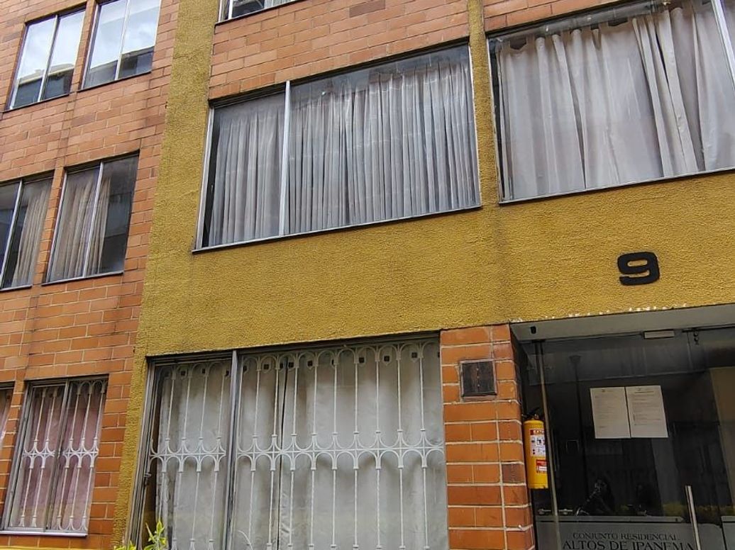 Apartamento de 3 alcobas en venta en Los Pantanos, Bogotá, 55 m² · foto 2 de 15