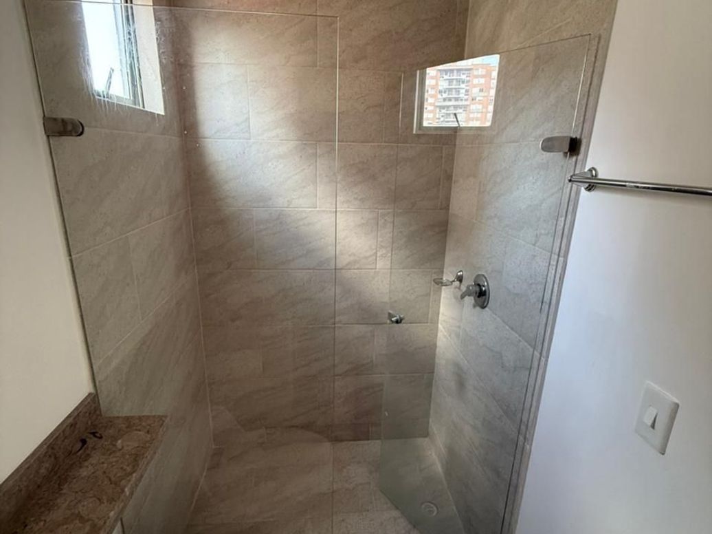 Apartamento de 2 alcobas en venta en Santa Teresa, Bogotá, 62 m² · foto 13 de 15