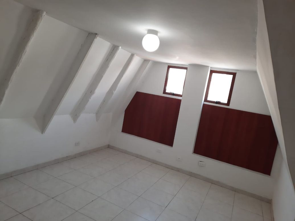 Casa de 6 alcobas en venta en Emaus, Bogotá, 572 m² · foto 2 de 20