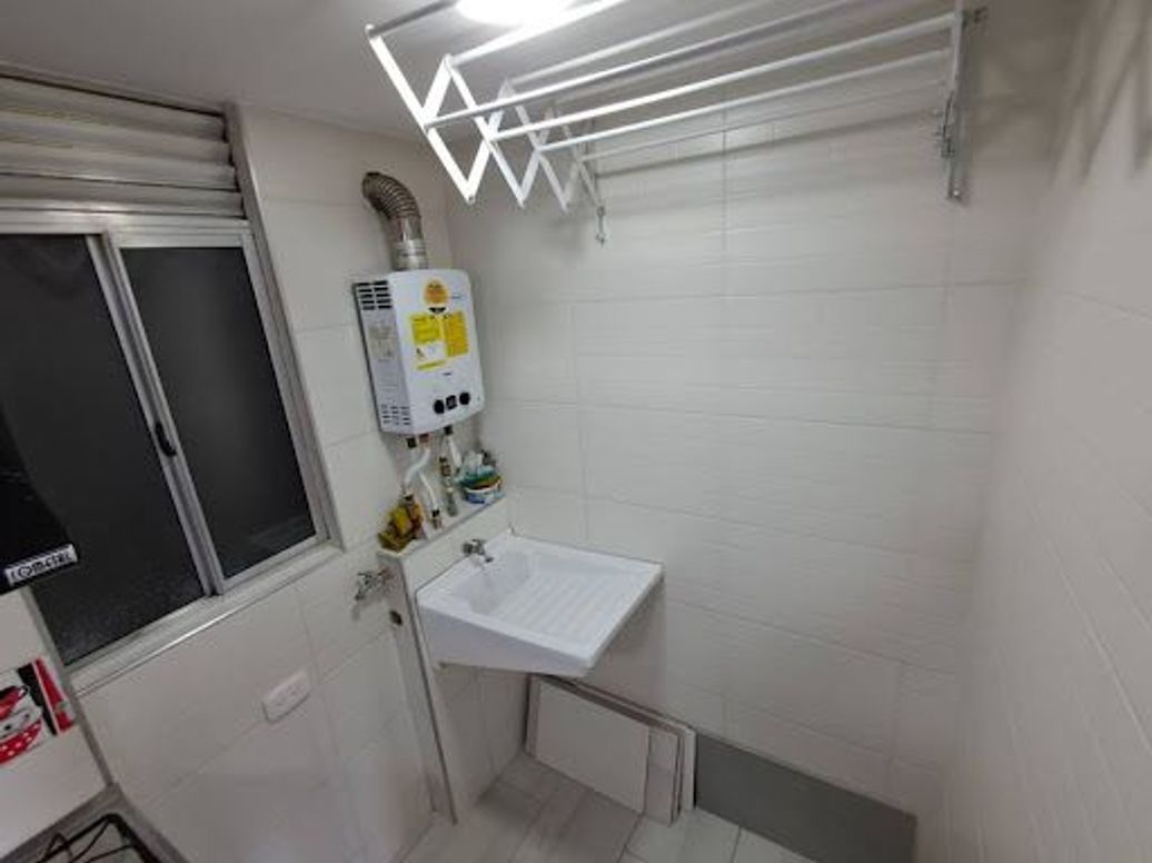 Apartamento de 3 alcobas en venta en La Providencia, Bogotá, 49 m² · foto 4 de 15