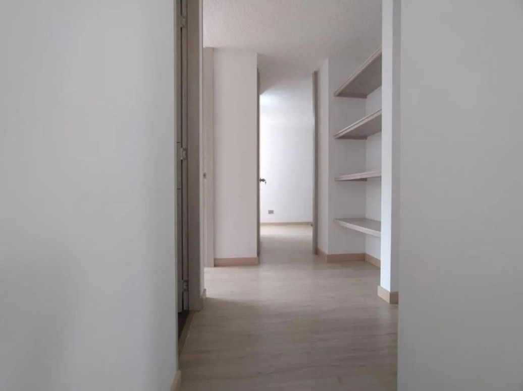 Apartamento de 2 alcobas en venta en Ub. De La Sabana, Bogotá, 64 m² · foto 13 de 20
