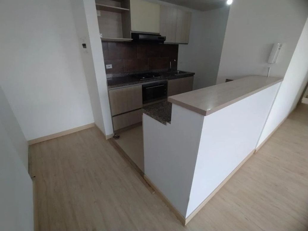 Apartamento de 2 alcobas en venta en Ub. De La Sabana, Bogotá, 64 m² · foto 2 de 20
