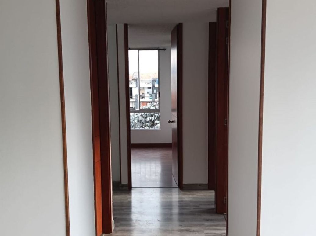Apartamento de 3 alcobas en venta en La Campiña, Bogotá, 68 m² · foto 4 de 20