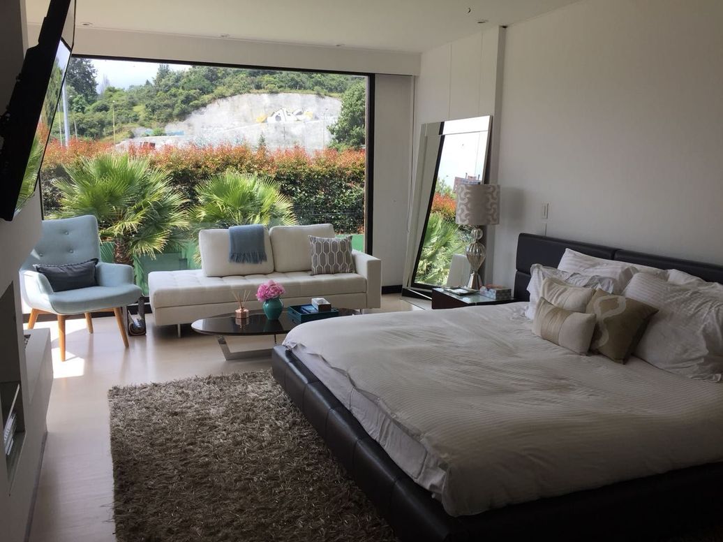 Casa de 5 alcobas en venta en San José De Bavaria, Bogotá, 480 m² · foto 11 de 17