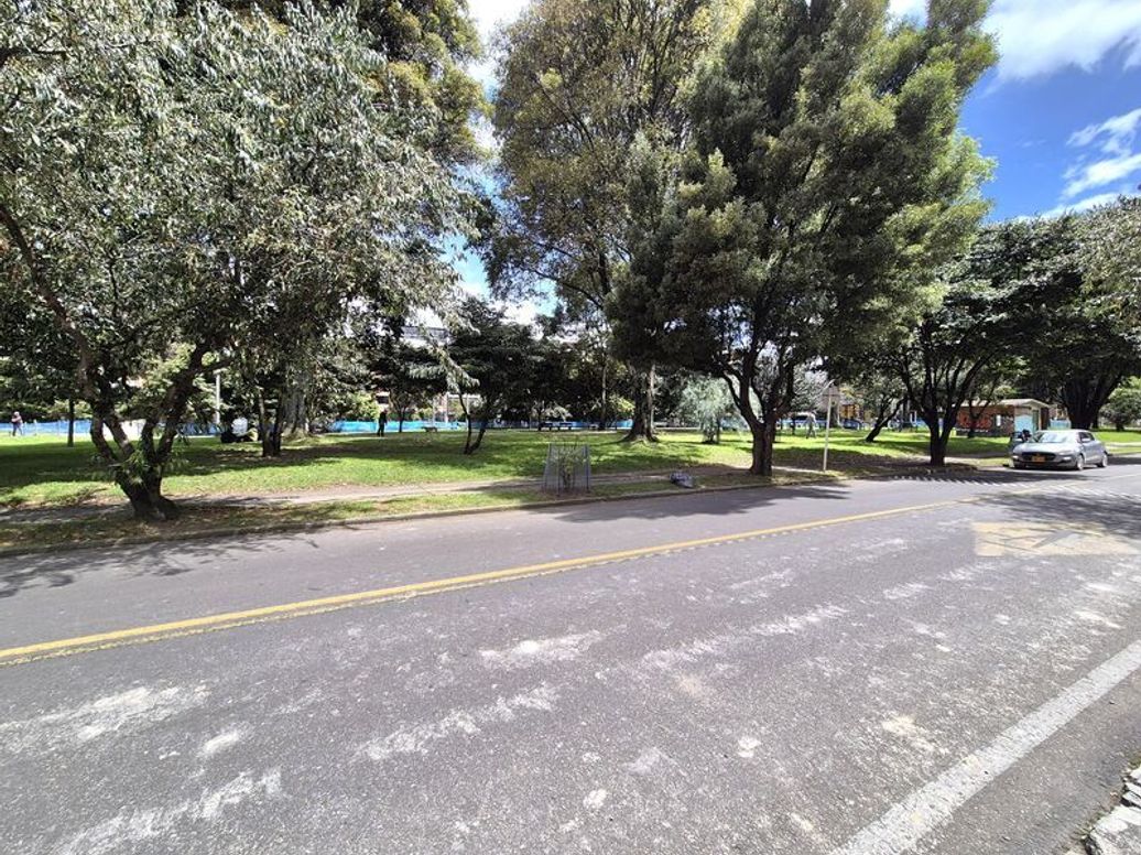 Apartamento de 3 alcobas en venta en San Patricio, Bogotá, 131 m² · foto 15 de 16