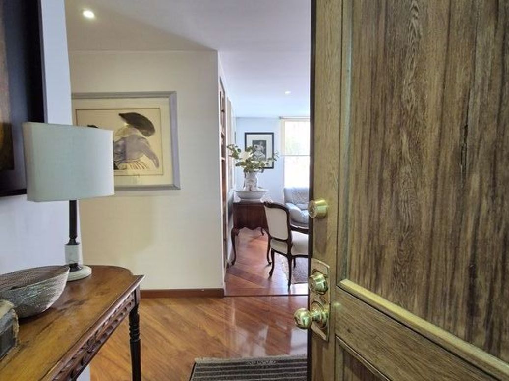 Apartamento de 3 alcobas en venta en San Patricio, Bogotá, 131 m² · foto 12 de 16