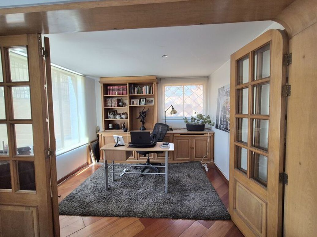 Apartamento de 3 alcobas en venta en San Patricio, Bogotá, 131 m² · foto 2 de 16