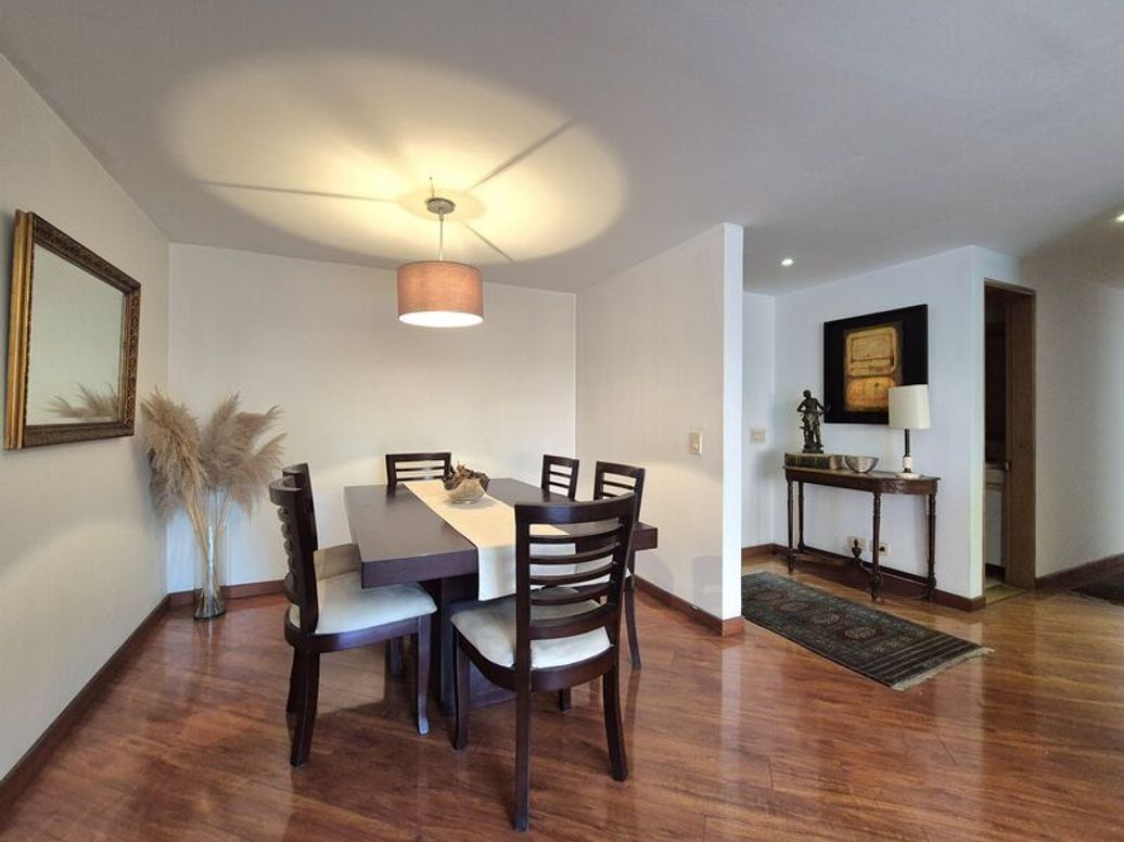 Apartamento de 3 alcobas en venta en San Patricio, Bogotá, 131 m² · foto 3 de 16