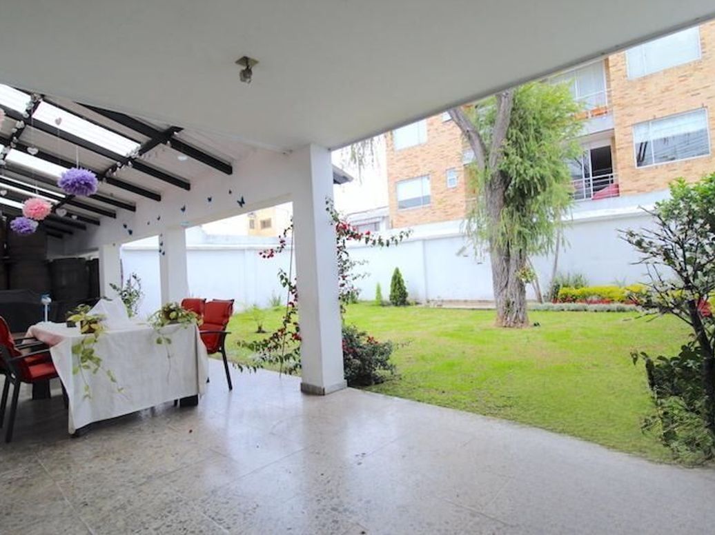 Casa de 6 alcobas en venta en Lisboa, Bogotá, 400 m² · foto 10 de 20