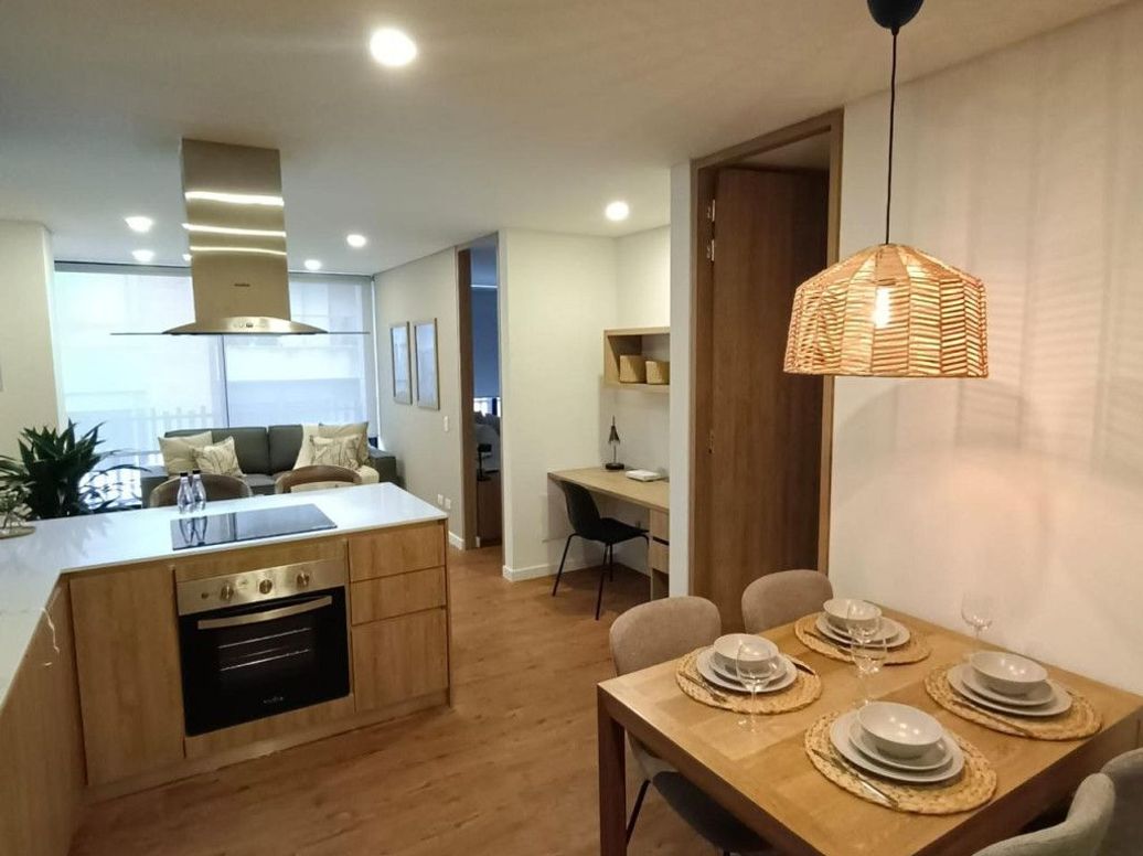 Apartamento de 1 alcoba en venta en Santa Barbara Occidental, Bogotá, 60 m² · foto 2 de 20