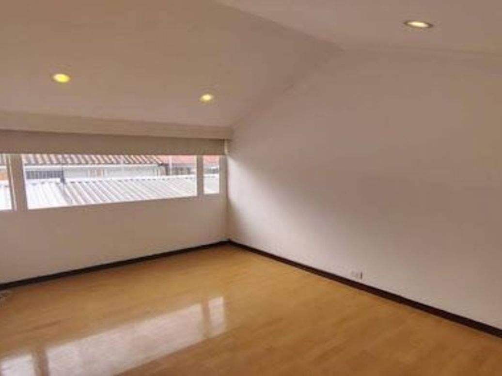 Casa de 6 alcobas en venta en Malibu, Bogotá, 225 m² · foto 5 de 20