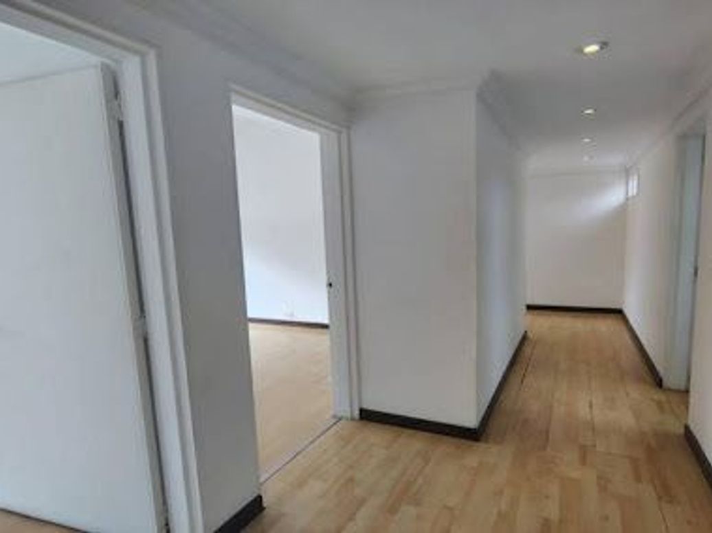 Casa de 6 alcobas en venta en Malibu, Bogotá, 225 m² · foto 3 de 20