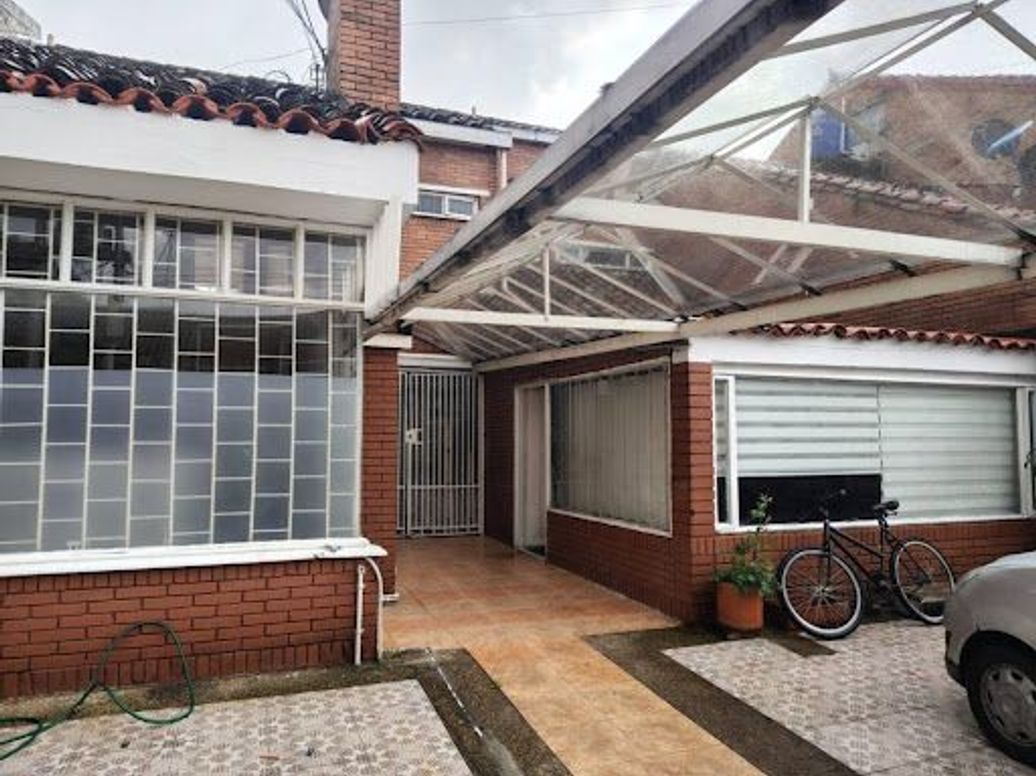 Casa de 6 alcobas en venta en Malibu, Bogotá, 225 m² · foto 9 de 20