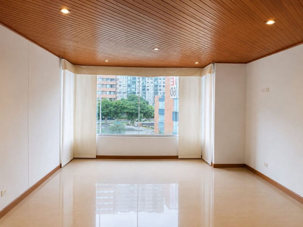 Apartamento de 4 alcobas en venta en Caobos Salazar, Bogotá, 134 m² · foto 9 de 10
