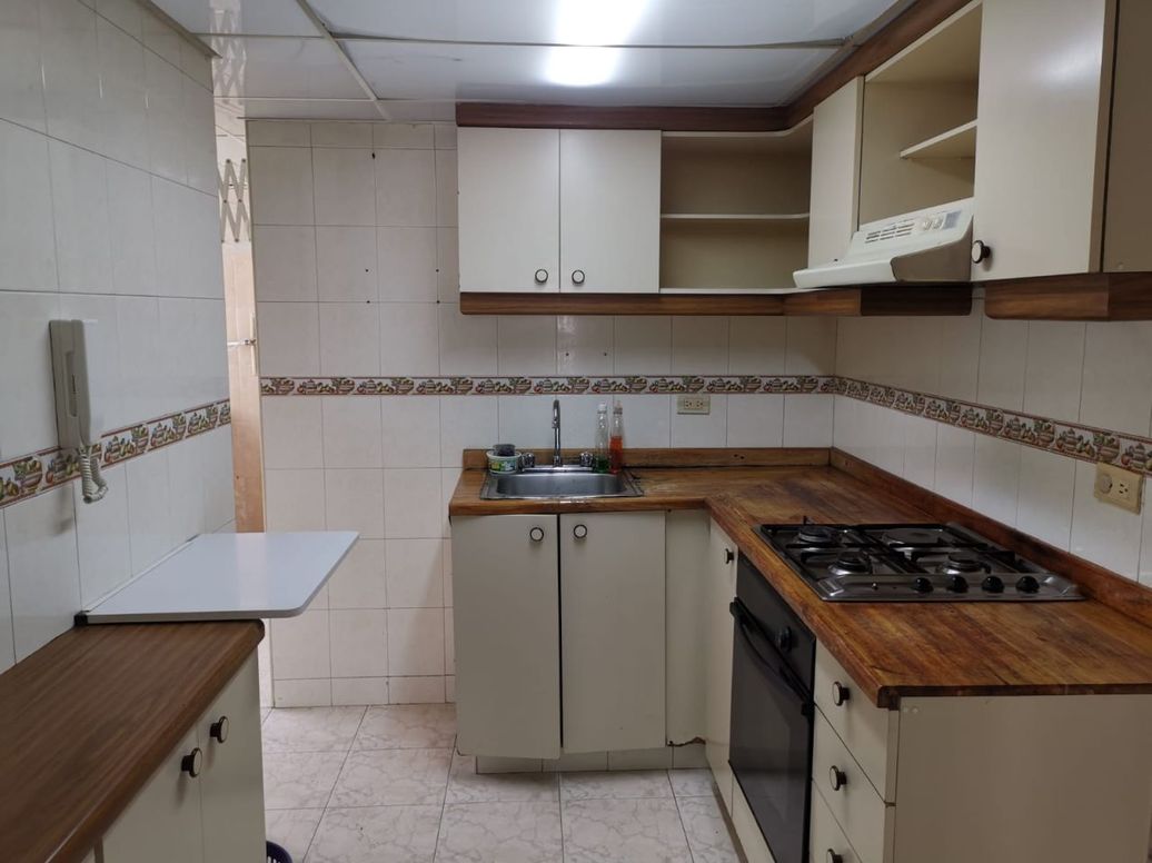 Apartamento de 3 alcobas en venta en Cr. Atabanza, Bogotá, 85 m² · foto 4 de 14