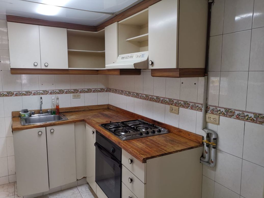 Apartamento de 3 alcobas en venta en Cr. Atabanza, Bogotá, 85 m² · foto 9 de 14
