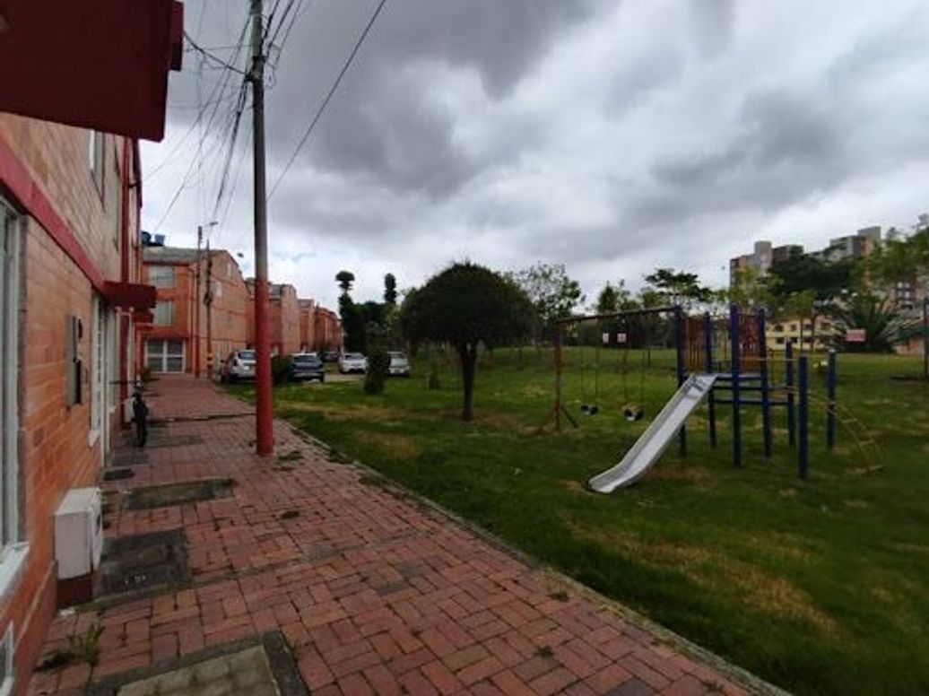 Casa de 4 alcobas en venta en Timiza, Bogotá, 61 m² · foto 18 de 20
