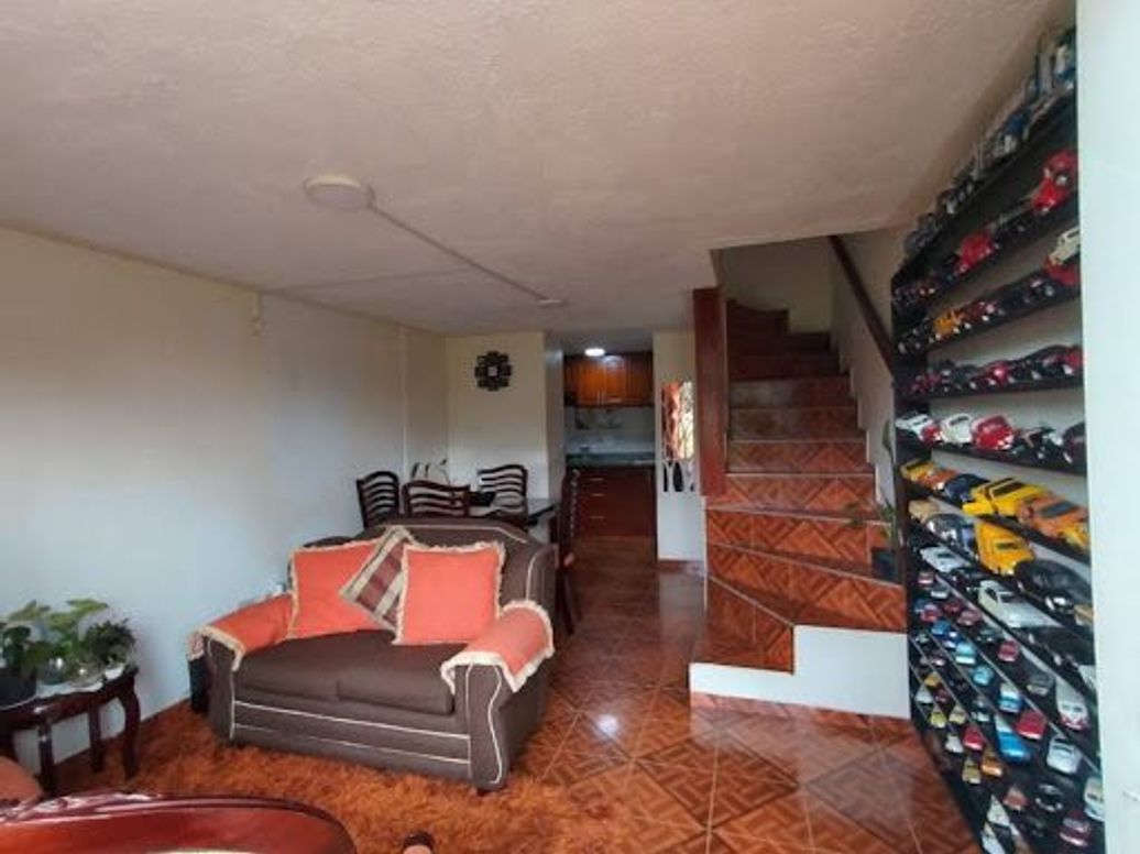 Casa de 4 alcobas en venta en Timiza, Bogotá, 61 m² · foto 3 de 20