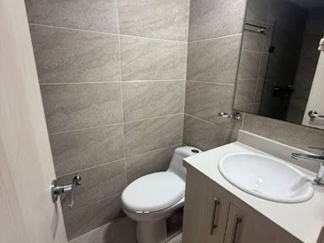 Apartamento de 3 alcobas en venta en Villa Alsacia, Bogotá, 66 m² · foto 15 de 17
