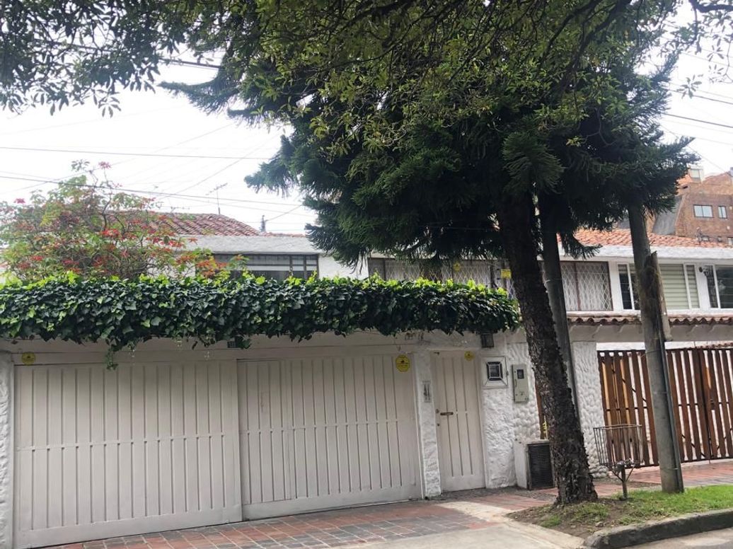 Casa de 4 alcobas en venta en Ub. Santa Coloma, Bogotá, 185 m² · foto 2 de 20