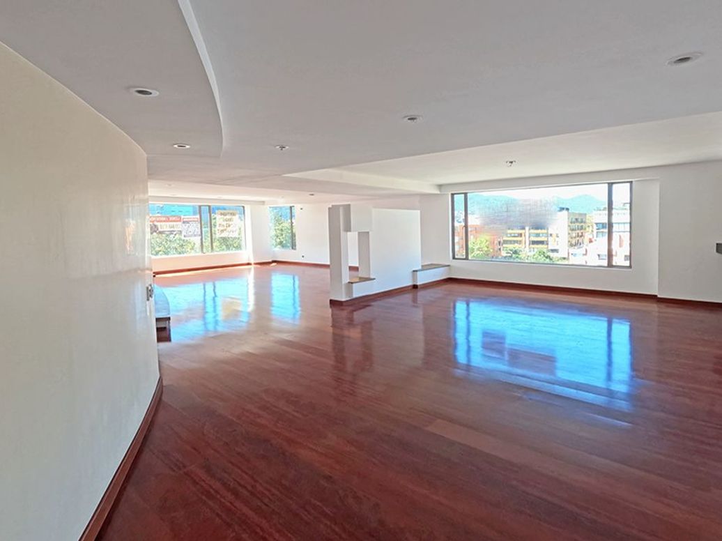 Apartamento de 4 alcobas en venta en San Patricio, Bogotá, 380 m² · foto 5 de 20