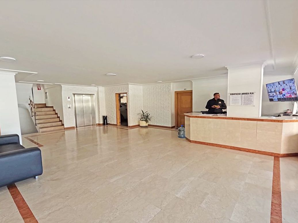 Apartamento de 4 alcobas en venta en San Patricio, Bogotá, 380 m² · foto 2 de 20