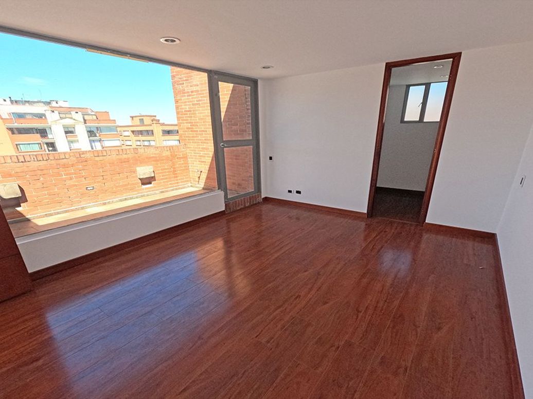 Apartamento de 4 alcobas en venta en San Patricio, Bogotá, 380 m² · foto 19 de 20