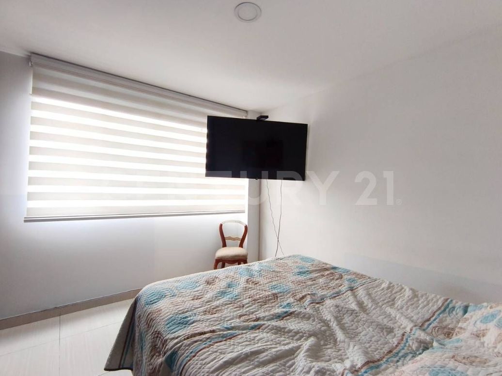 Apartamento de 3 alcobas en venta en Los Cerezos, Bogotá, 77 m² · foto 8 de 20