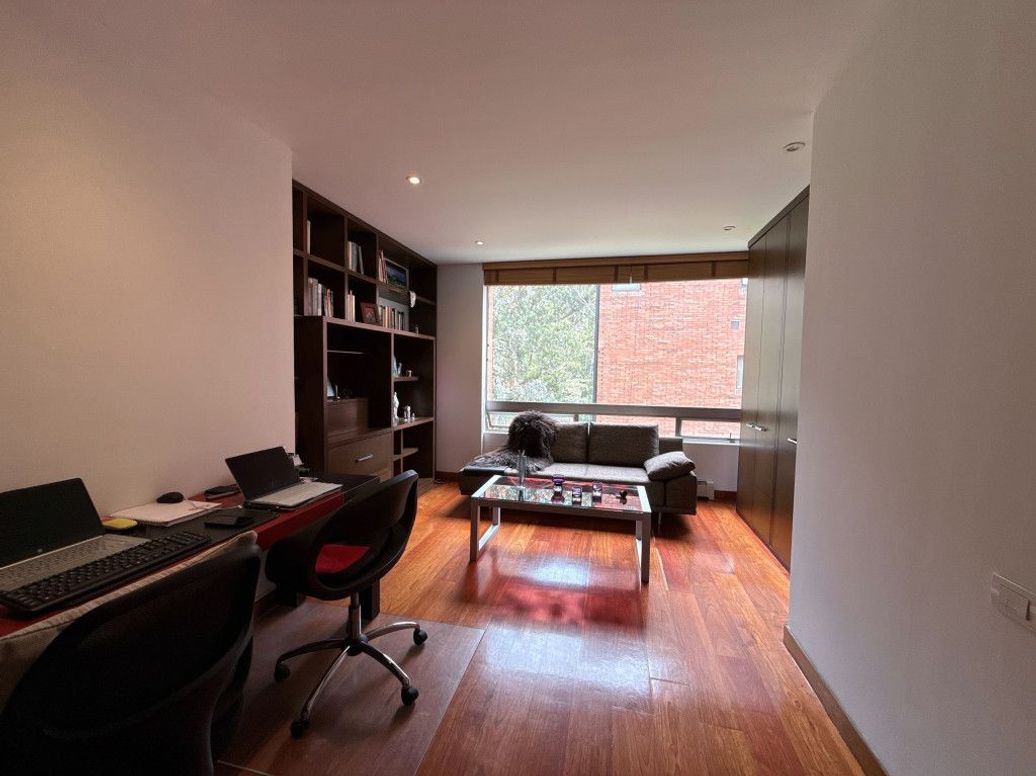 Apartamento de 3 alcobas en venta en Los Rosales, Bogotá, 204 m² · foto 9 de 20