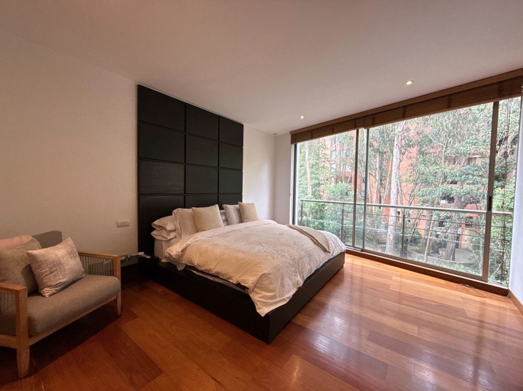 Apartamento de 3 alcobas en venta en Los Rosales, Bogotá, 204 m² · foto 11 de 20