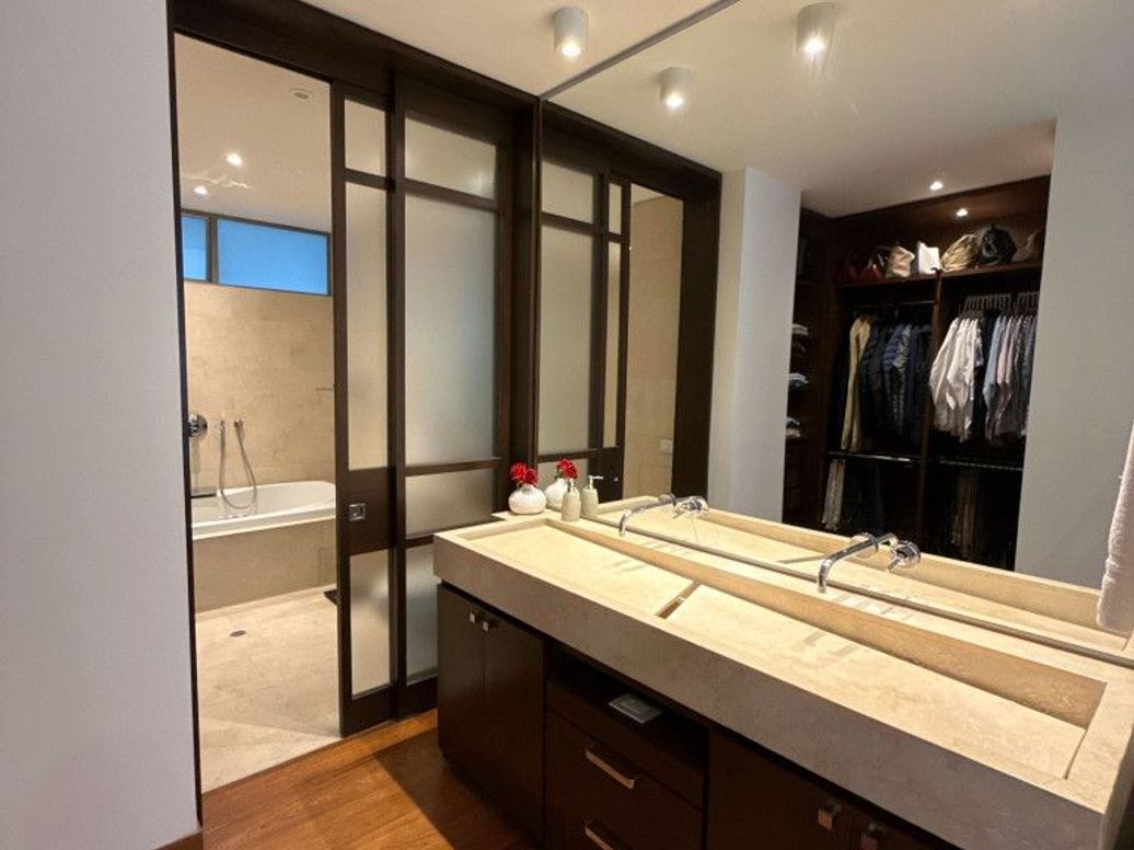 Apartamento de 3 alcobas en venta en Los Rosales, Bogotá, 204 m² · foto 17 de 20