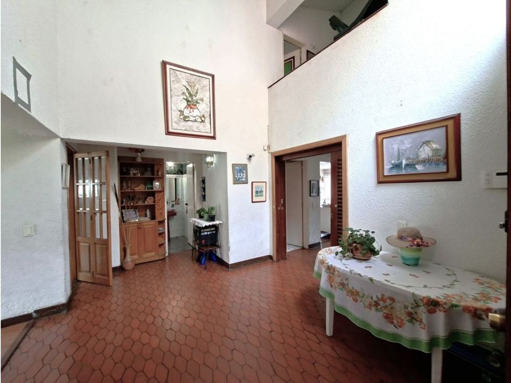 Casa de 5 alcobas en venta en Alhambra, Bogotá, 300 m² · foto 3 de 15