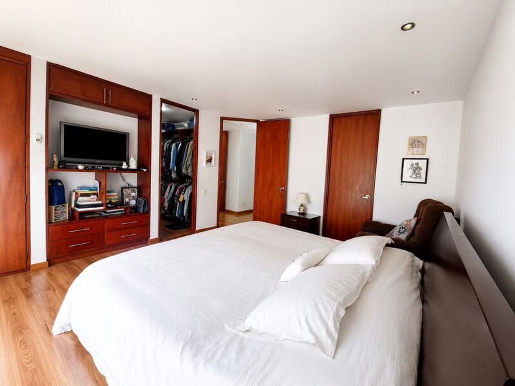 Apartamento de 3 alcobas en venta en Prados De La Calleja, Bogotá, 188 m² · foto 8 de 20