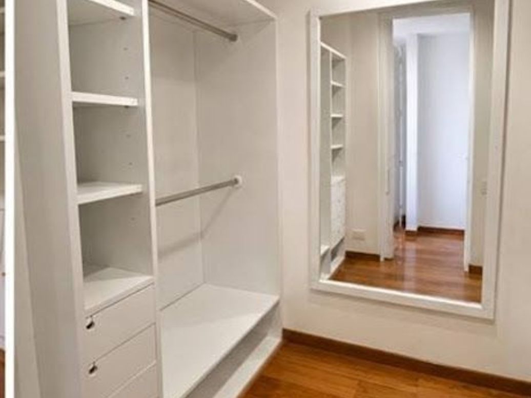 Apartamento de 3 alcobas en venta en Los Rosales, Bogotá, 237 m² · foto 18 de 20