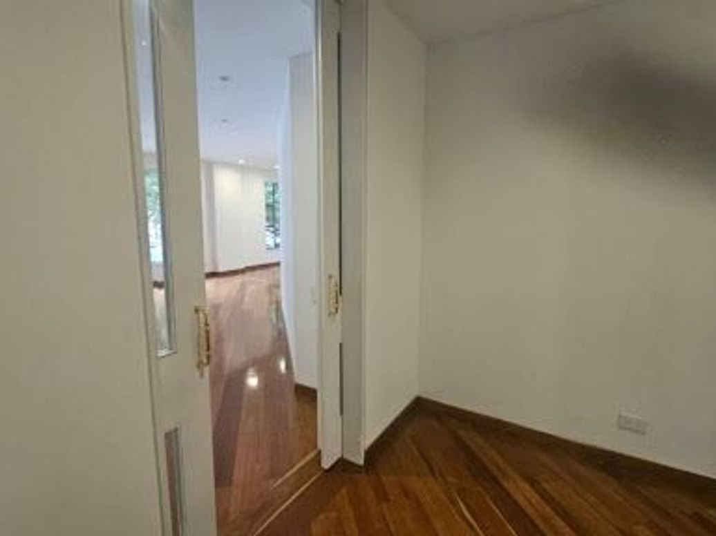 Apartamento de 3 alcobas en venta en Los Rosales, Bogotá, 237 m² · foto 6 de 20