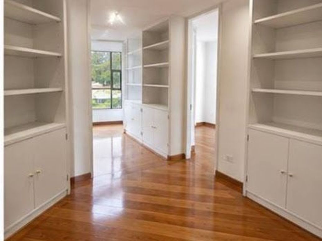 Apartamento de 3 alcobas en venta en Los Rosales, Bogotá, 237 m² · foto 17 de 20