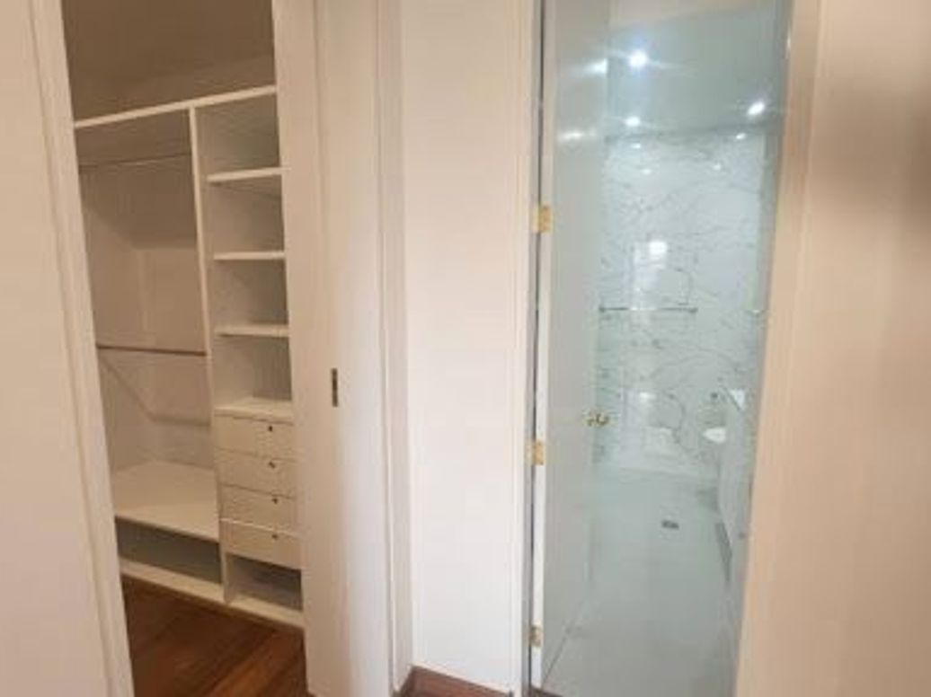 Apartamento de 3 alcobas en venta en Los Rosales, Bogotá, 237 m² · foto 12 de 20