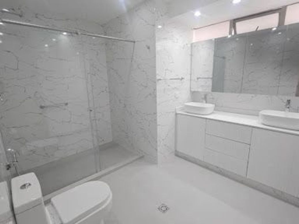 Apartamento de 3 alcobas en venta en Los Rosales, Bogotá, 237 m² · foto 15 de 20