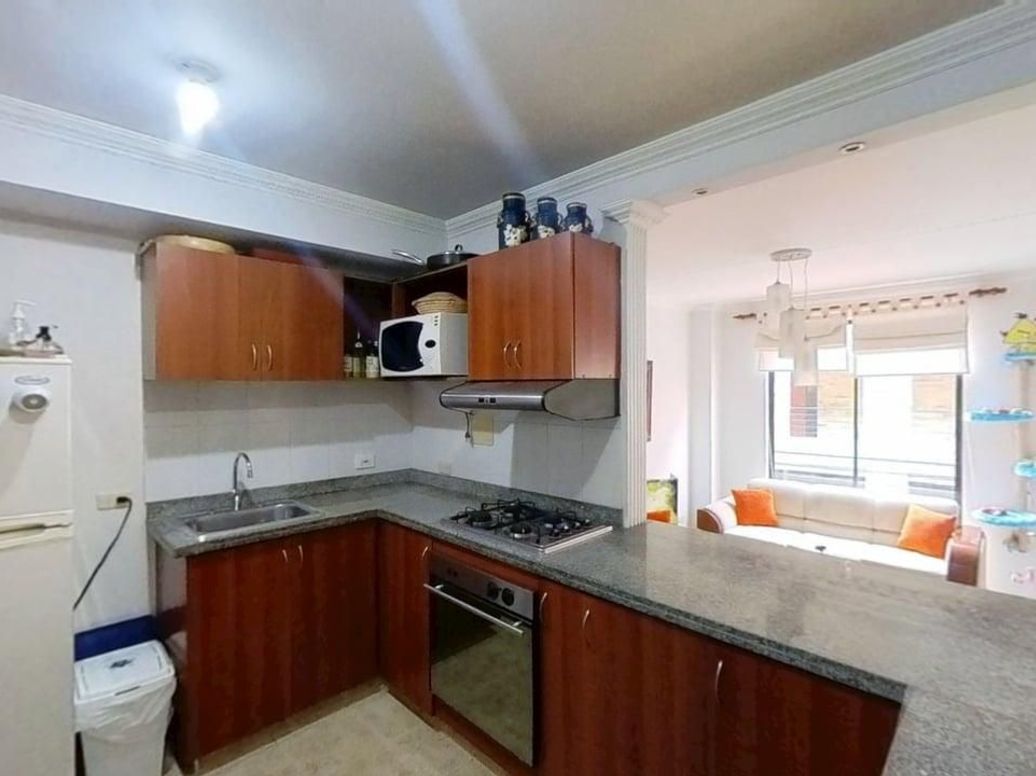 Apartamento de 3 alcobas en venta en Club De Los Lagartos, Bogotá, 94 m² · foto 2 de 10