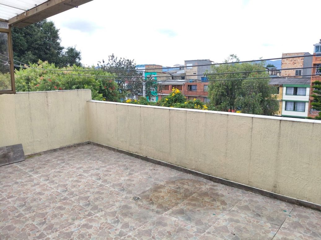 Casa de 4 alcobas en venta en Villas De Granada, Bogotá, 72 m² · foto 18 de 19