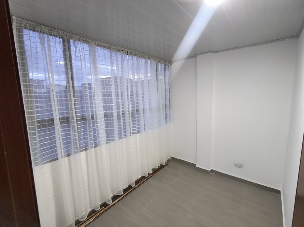 Apartamento de 4 alcobas en venta en Compartir Suba, Bogotá, 72 m² · foto 3 de 13